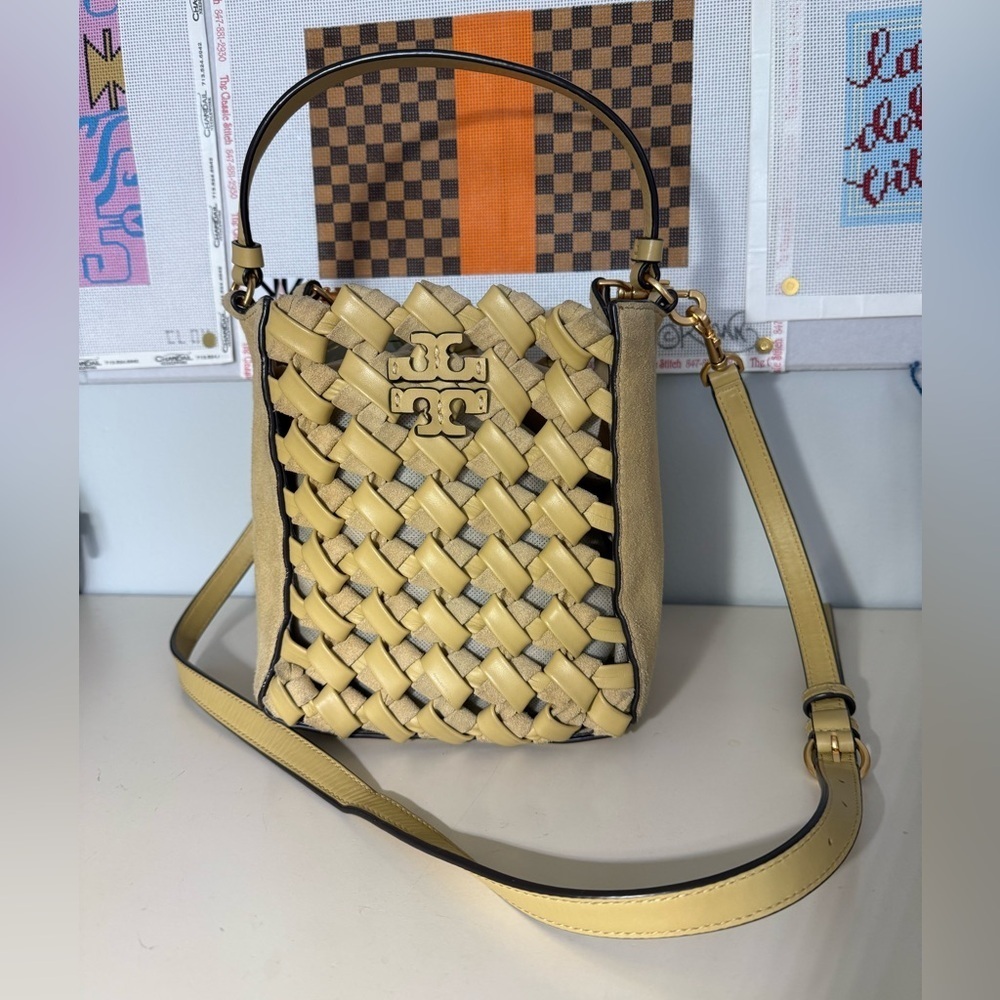 Tory Burch McGraw Woven Embossed Small Bucket Bag - Picture 2 of 5